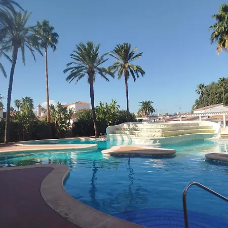 Estudio Caballo-piscina Apartmán