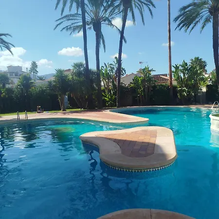 Estudio Caballo-piscina Apartmán